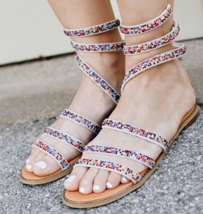 Vykročte do léta v glamour sandálkách 