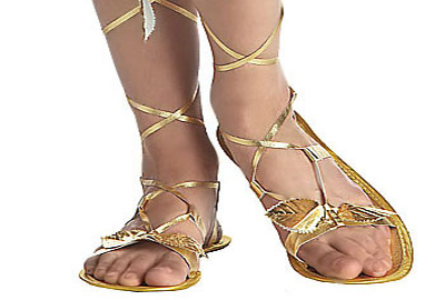 římské sandály s ovazováním šňůrek okolo lýtek stále frčí, sixpee2013/Flickr.com